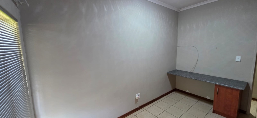 8 Bedroom Property for Sale in Meiringspark North West